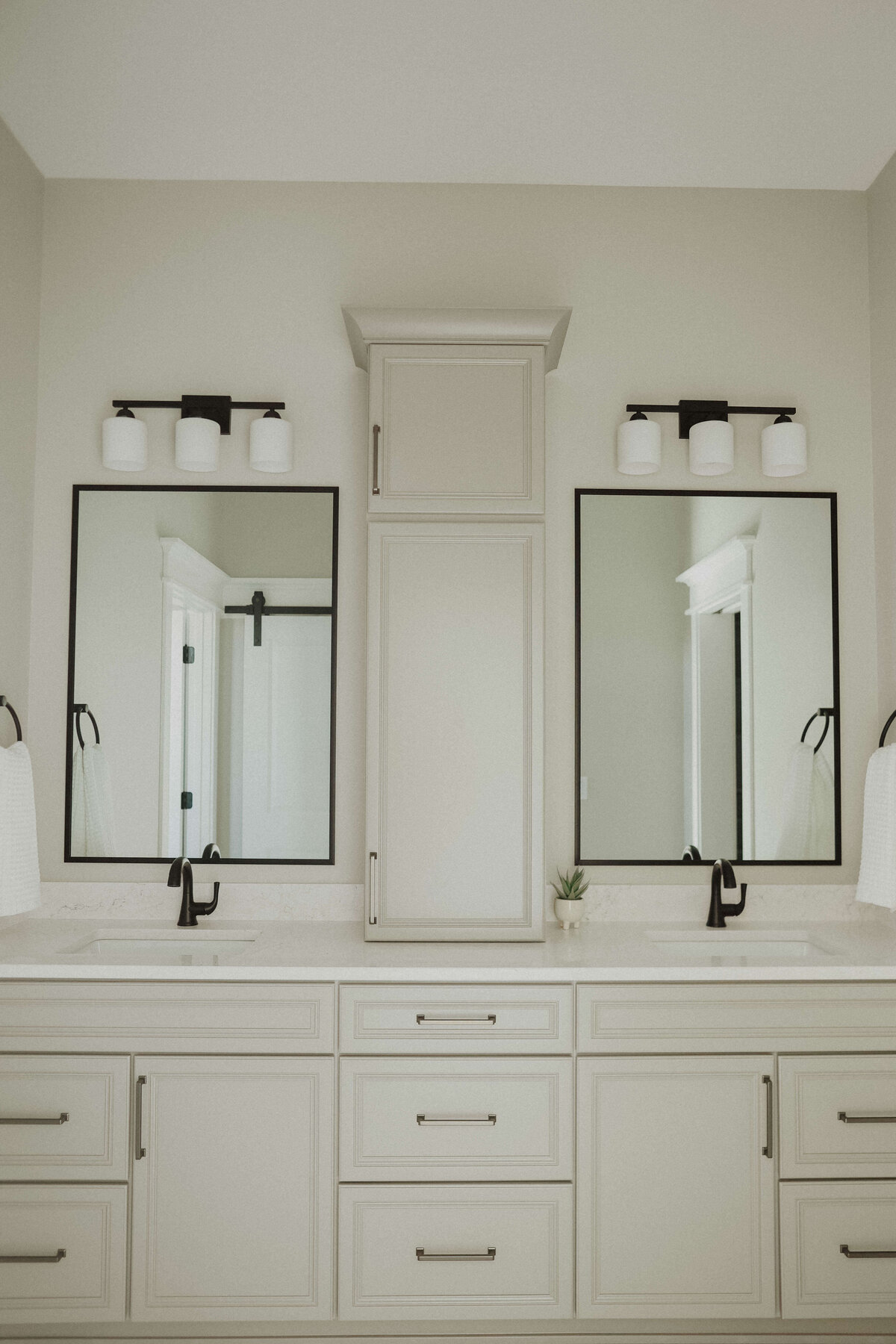 2425-Bathroom-Linden-Central-Iowa-Custom-Home-JRL-Builders-3F1A1770