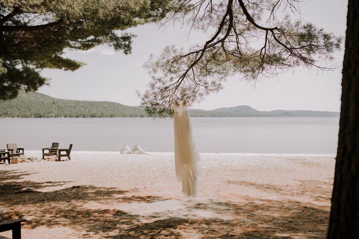 brianna-alex-wedding-french-river-cottage-intimate-3