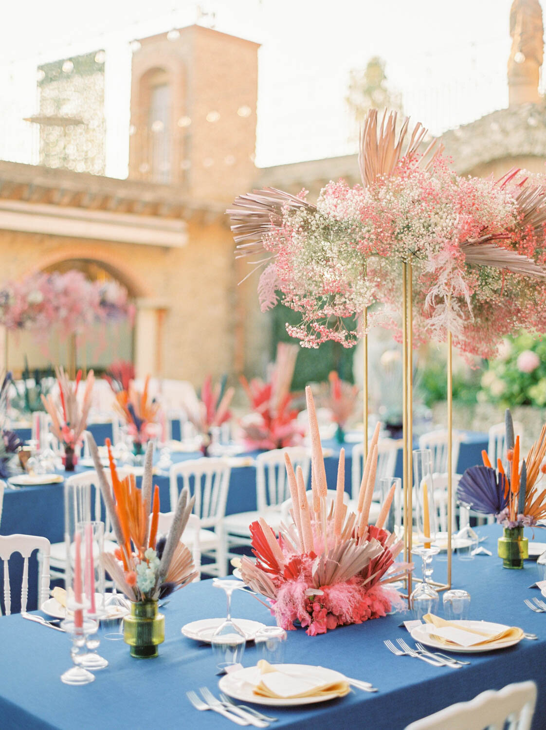 Table setting for a wedding in Sicily