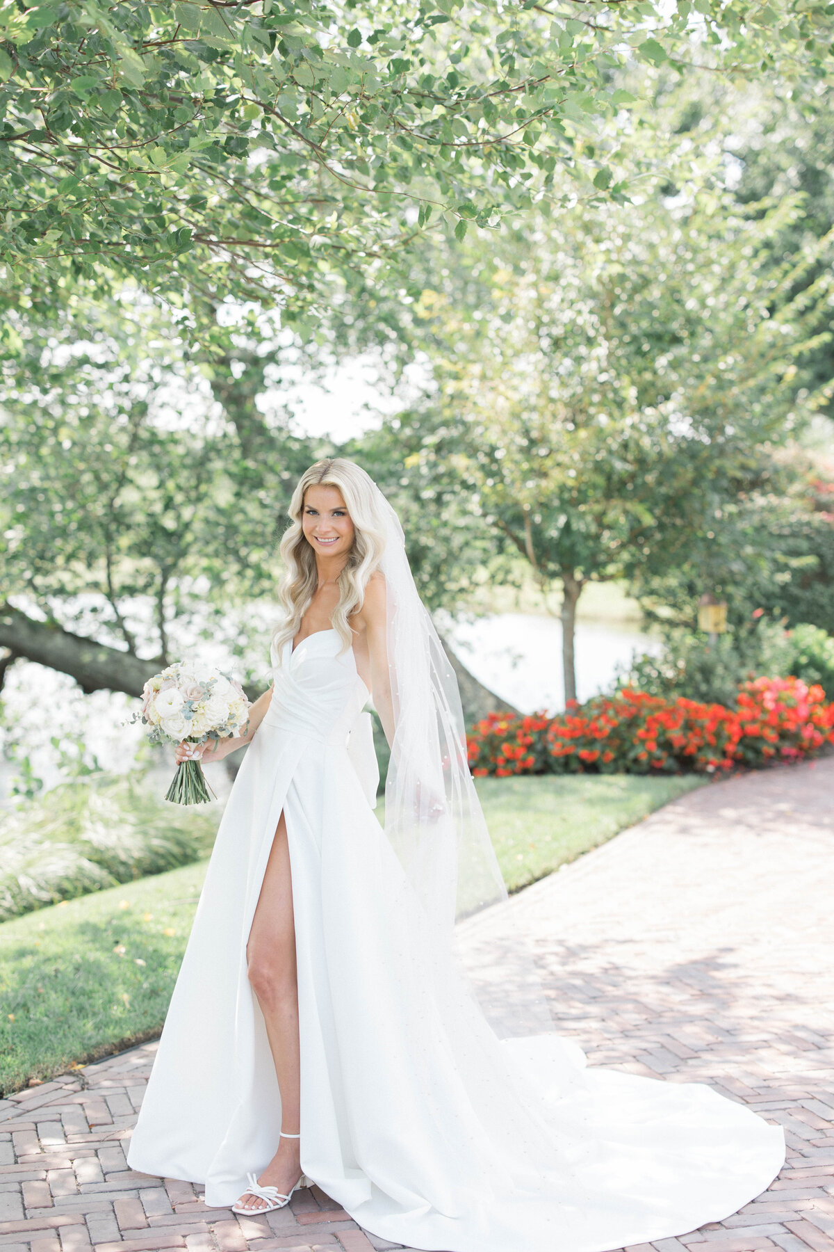 Molly Sue Photography Wedding at The Mill Lakeside Manor22