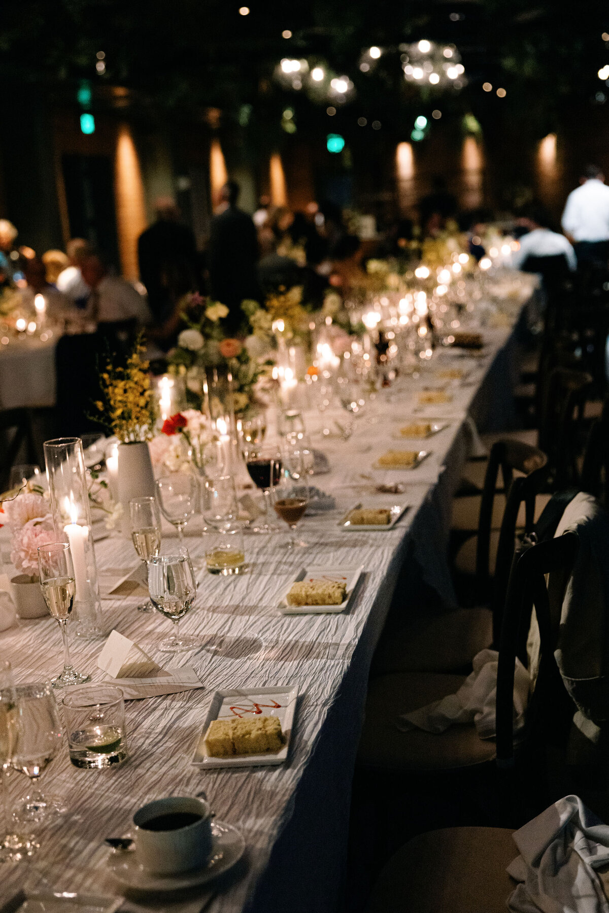 75-wedding-reception-tablescape-candles