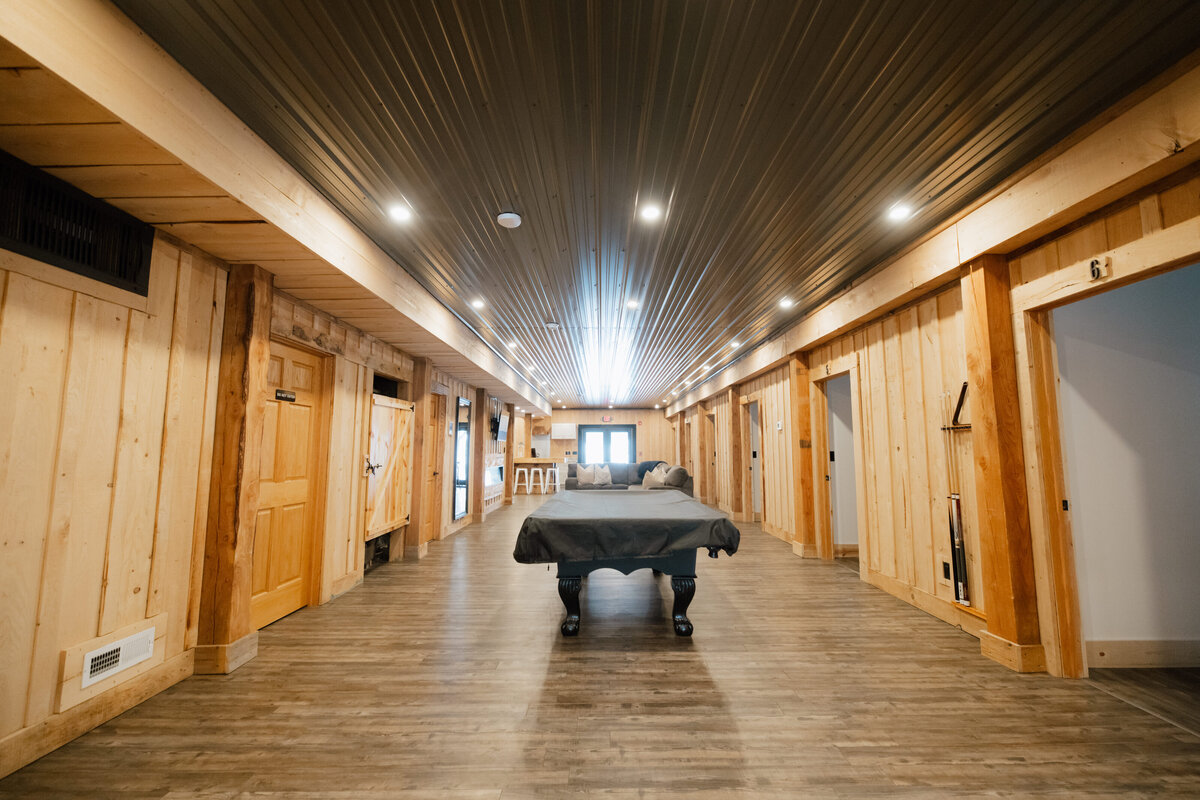 Bear-Ridge-Destination-barndo-suites-rosie-photo-video-100