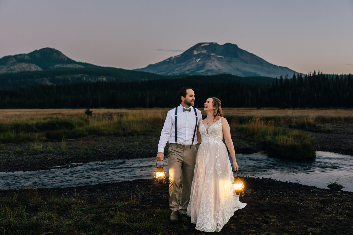 Fall-Sparks-Lake-Bend-Oregon-Elopement-3