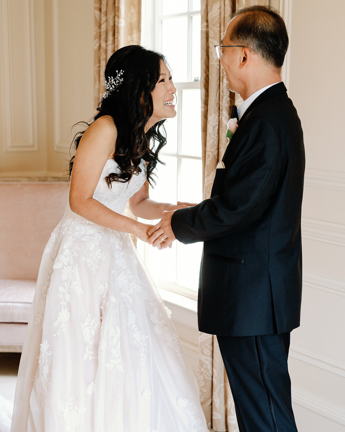Bride and her dad share a first look