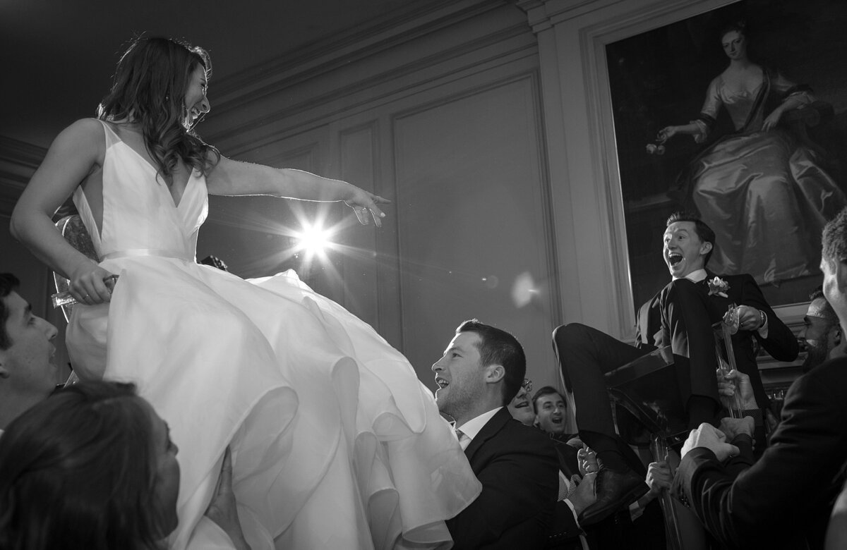Since 2009, Deborah Zoe Photography has been synonymous with seamlessly capturing luxury weddings and events of all sizes hosted in some of New England's most storied locations. 