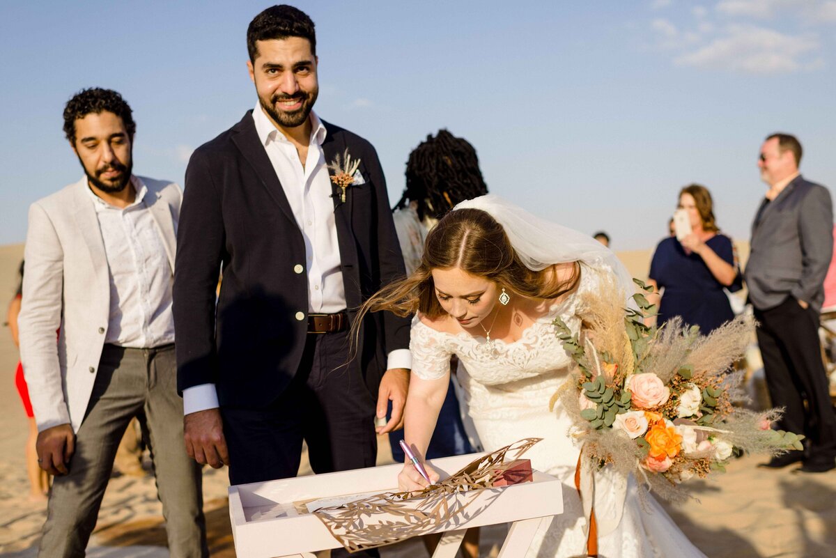 rock-your-event-wedding-styling-planner-designer-dubai-UAE-sand-dunes-elopement