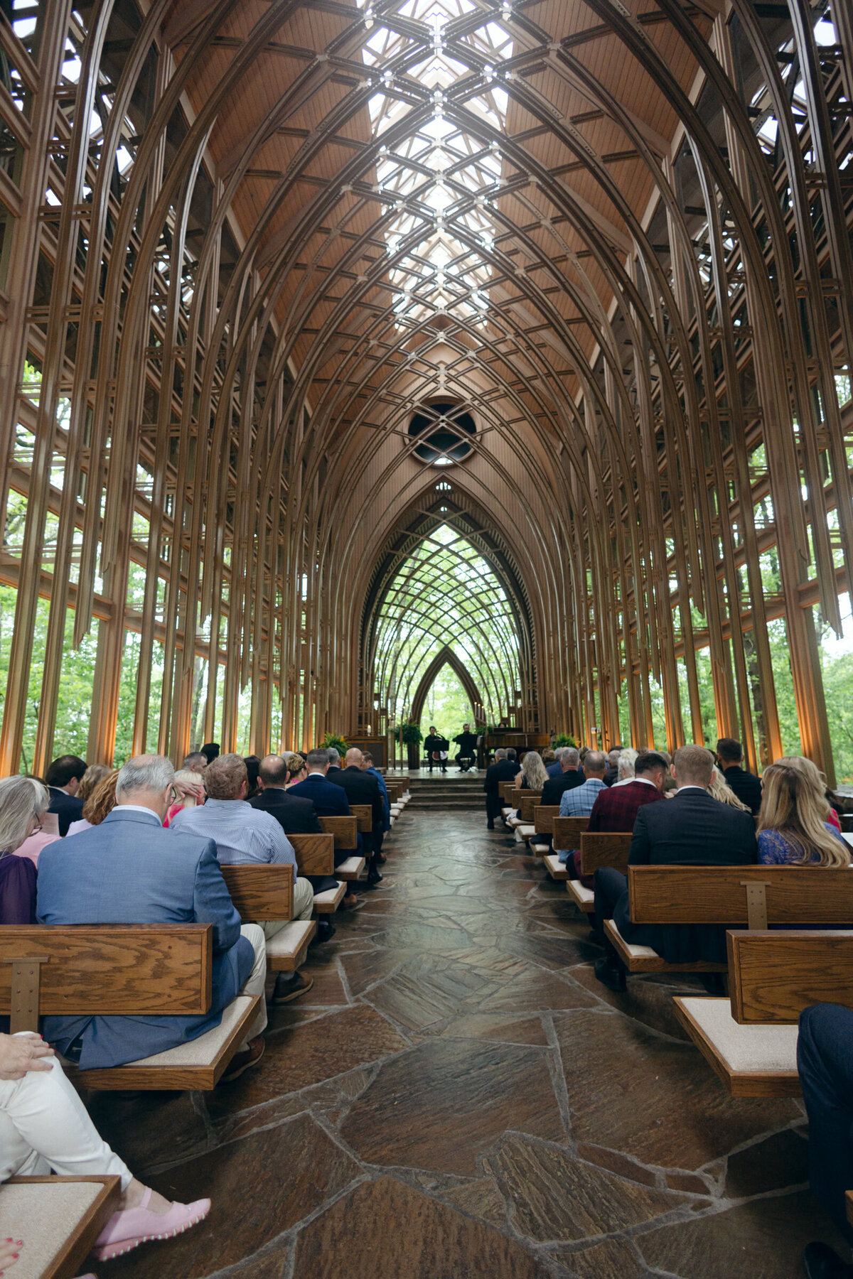 A wedding photo of Anthony's Chapel in Hot Springs Arkansas