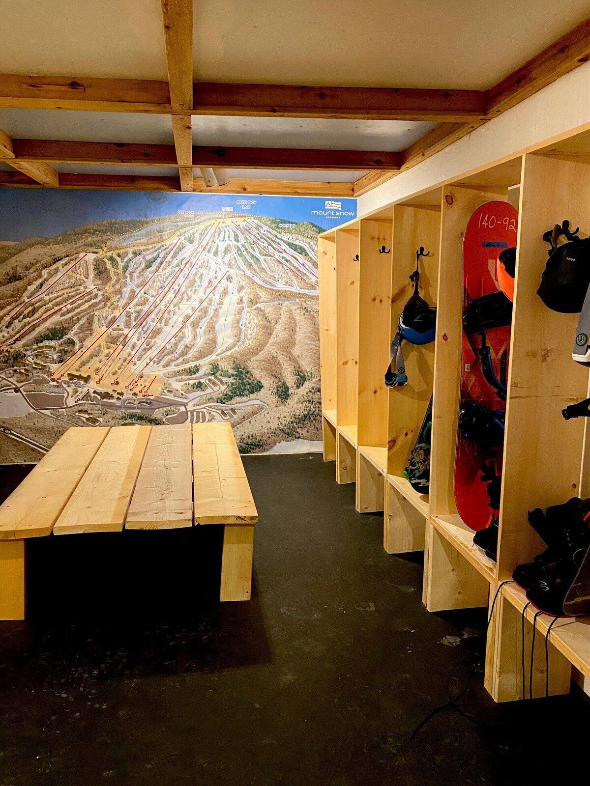 Store your skis and snowboards in the Kitzhof Inn's locker room
