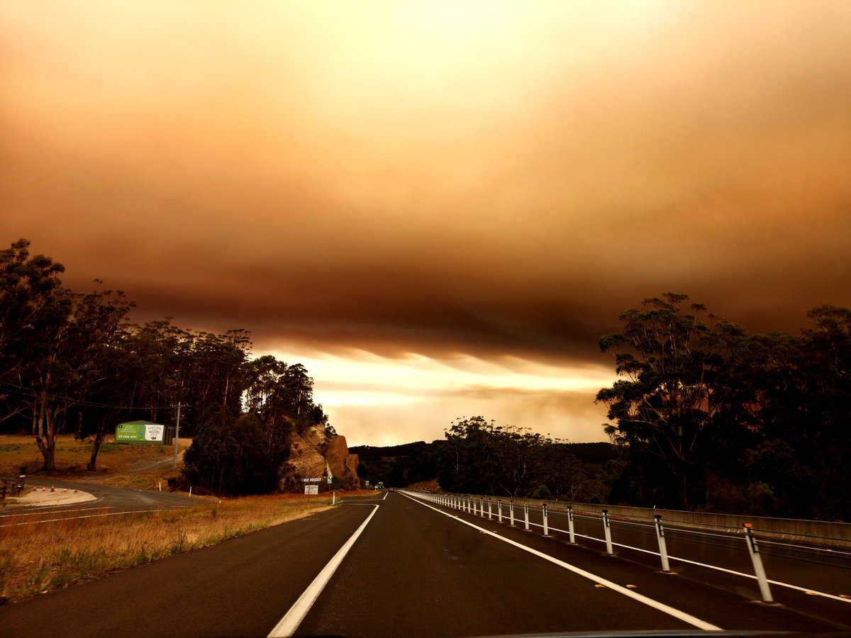 Australien_Feuer_Highway