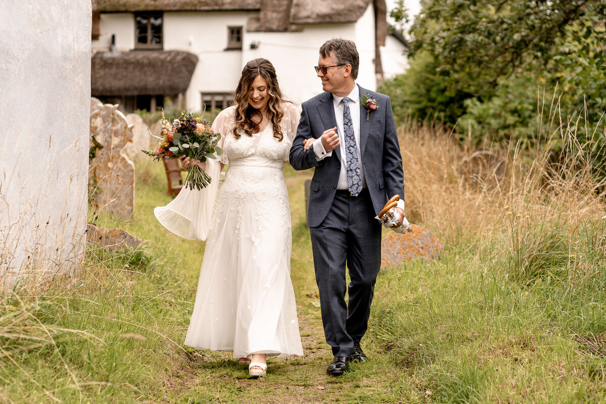 great-barn-devon-wedding-photographer-jasmine-leo-14