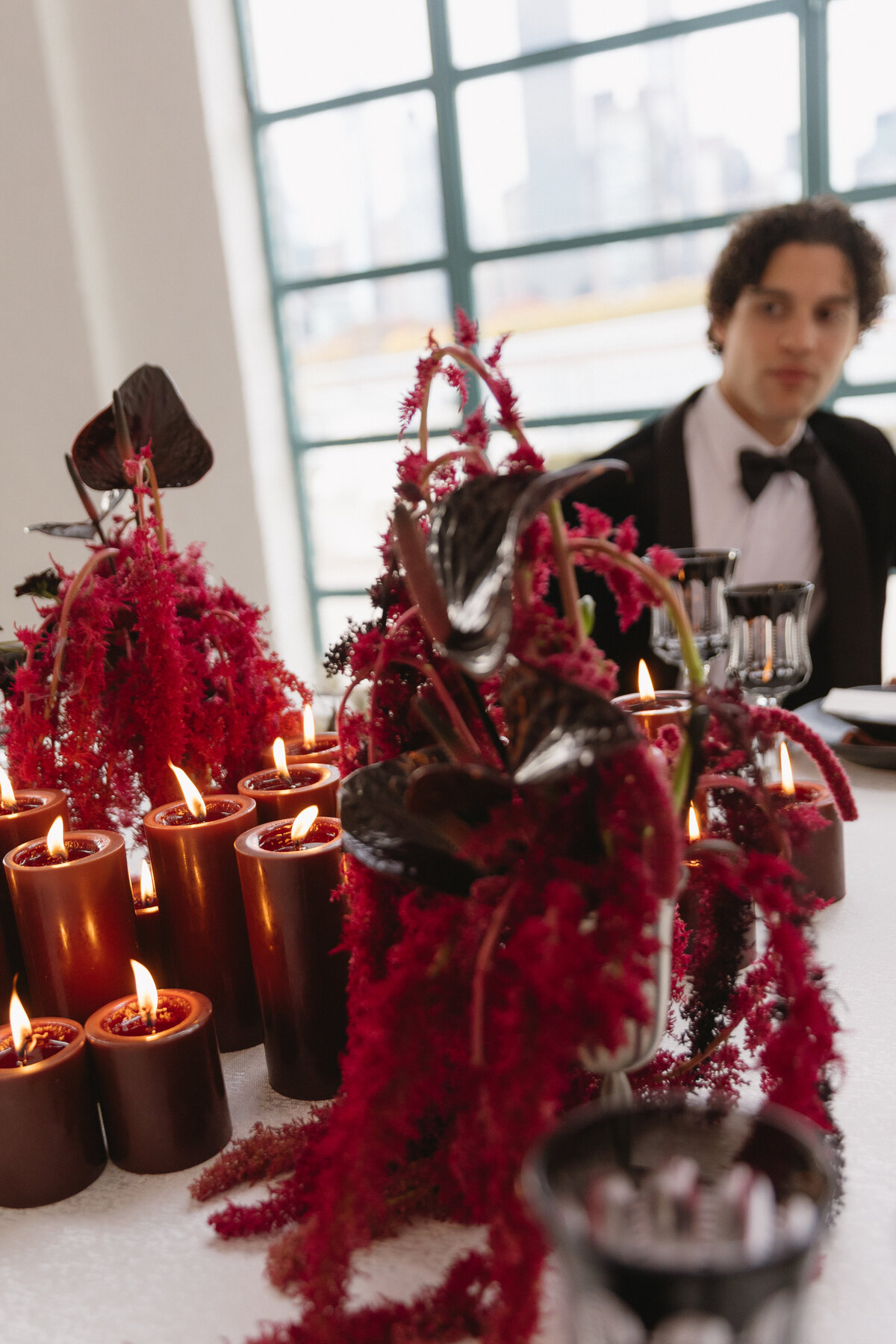 meredith-michel-editorial-wedding-candlelit-floral-centerpiece