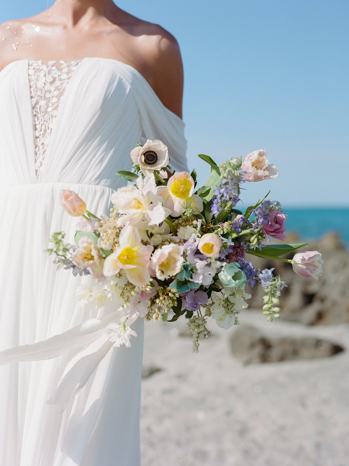 Another shot of that gorgeous floral bouquet by MitS.