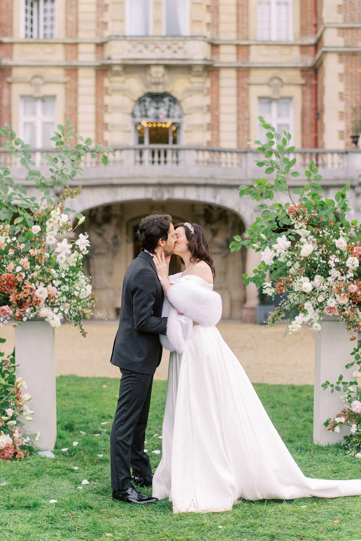 Maïlys Fortune Photography Husband Wife Wedding Weddings Photography France Switzerland Italy Timeless Dreamy Imagery Bilingual French English Destination Weddings Destination Wedding Provence French Riviera Paris Lake Como Tuscany100