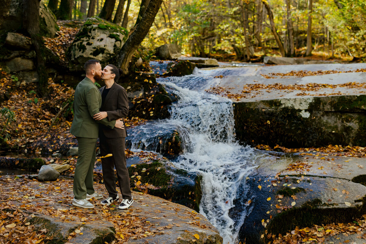 Destination-Elopement-Vermont-Tiny-House-Photo-51