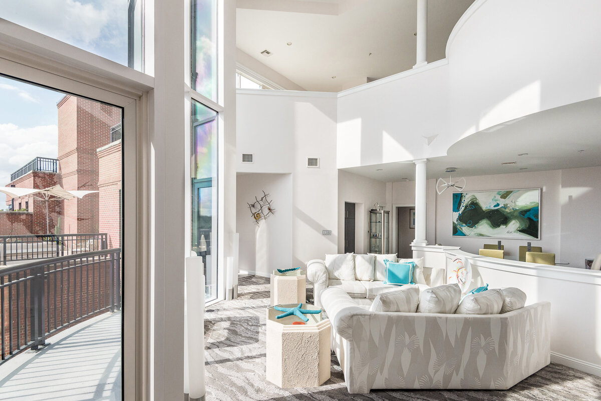 Rocketts Landing interior 2