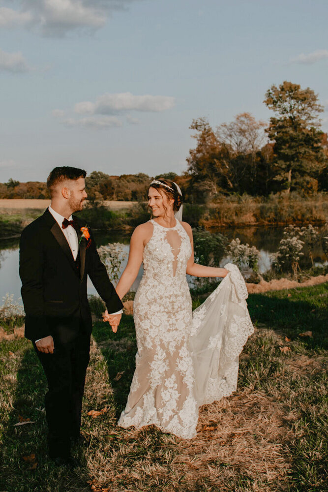 storyteller-collective-photo-co-romantic-golden-hour-wedding-Whispering-waters-venue-new-london-missouri