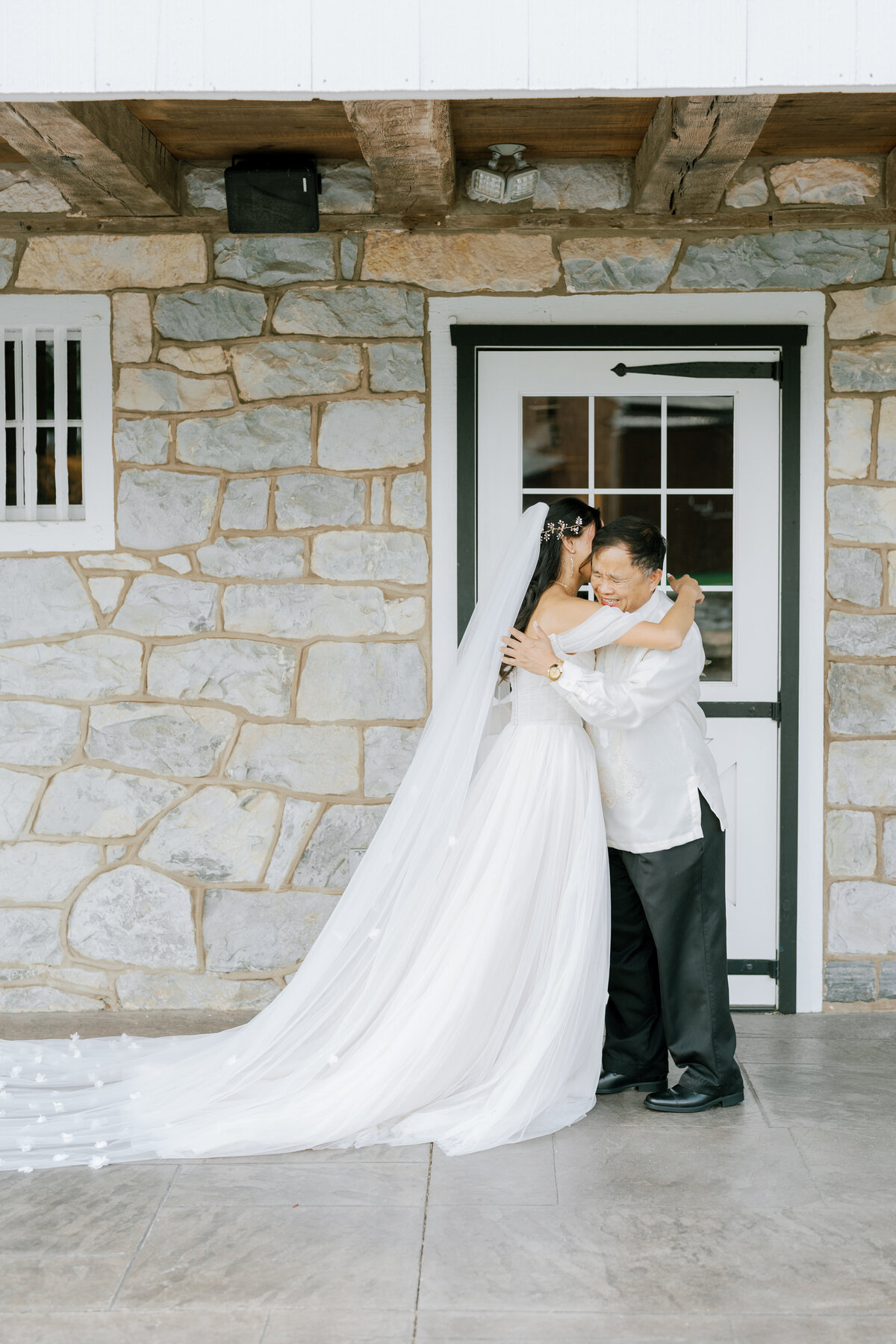 Barn at Silverstone Wedding- FatherDaughterFirstLook-08444