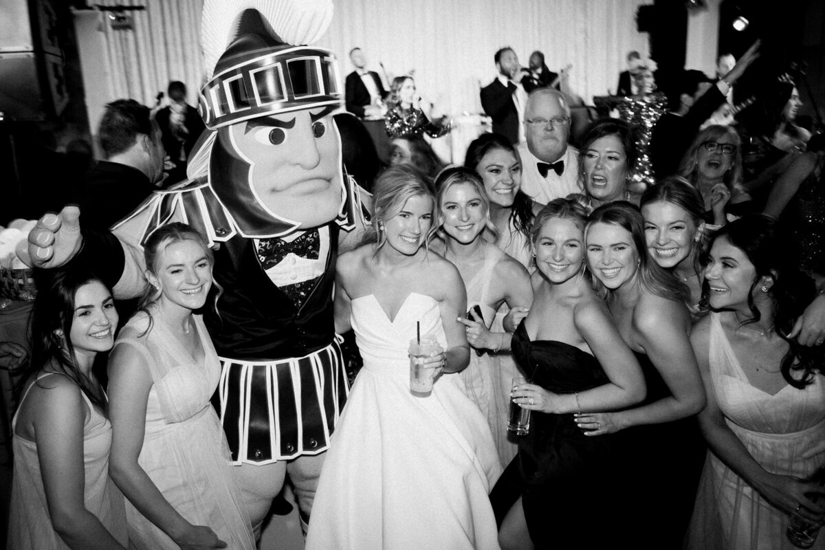 Grand Rapids Wedding Photographer JW Marriott807