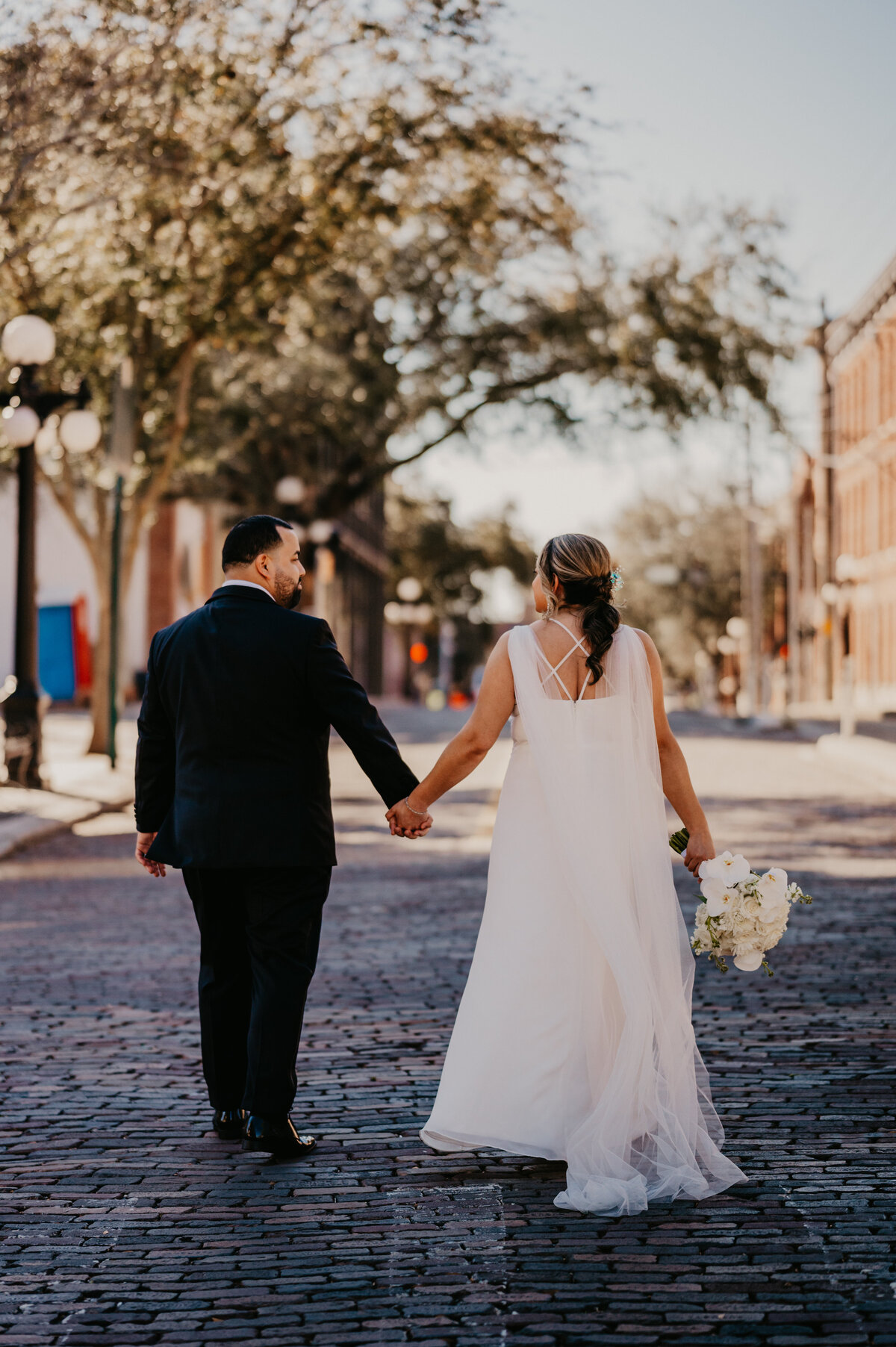 mariah-lacy-photo-hotel-haya-elope-tampa-chantilly-chic-celebrations-11