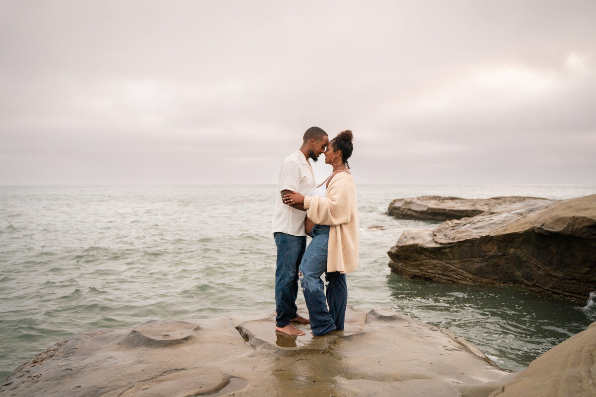 Sunset Cliffs Maternity Photos San Diego Photographer