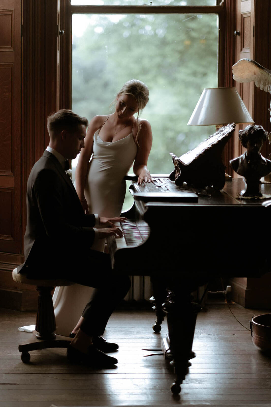 editorial-luxury-wedding-photographer-castle-leslie