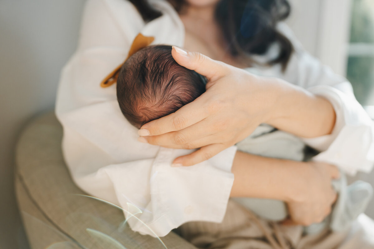 Portland-Oregon-Newborn-Photos-in-home-lgbtq-006