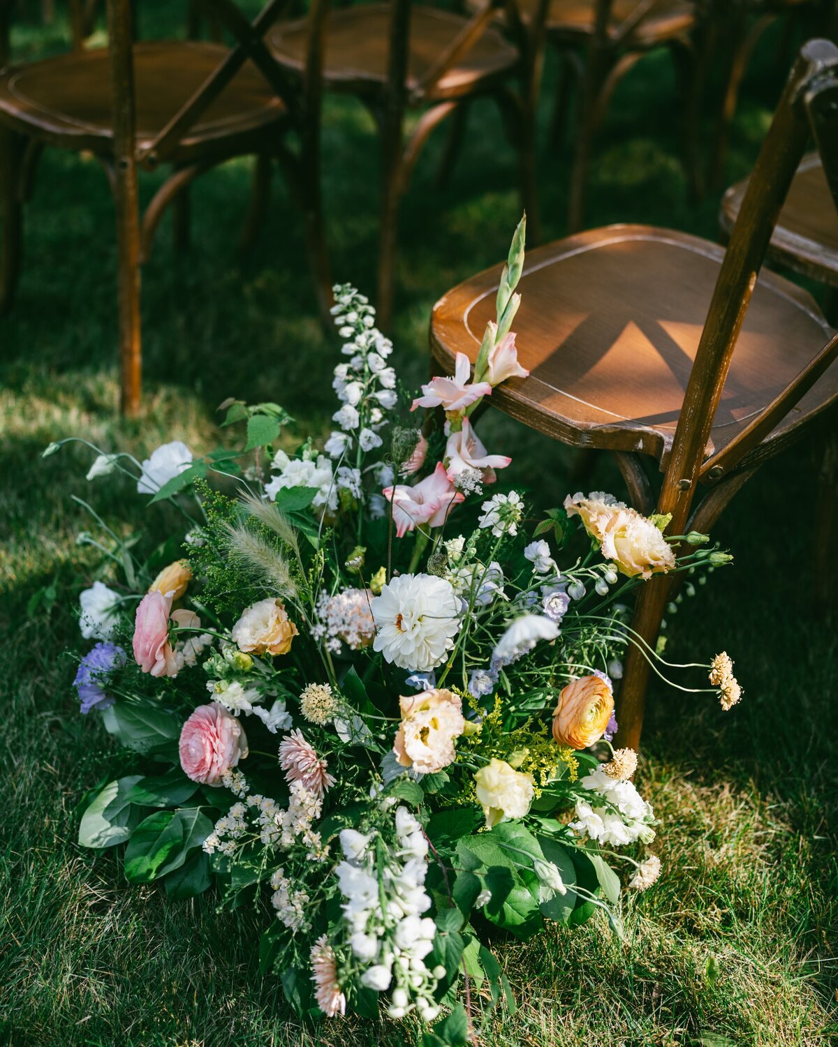 M&A Backyard Wedding Flowers4