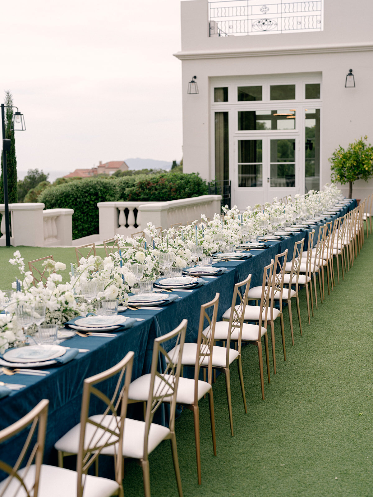 36-intimate-destination-wedding-french-riviera-with-white-flowers