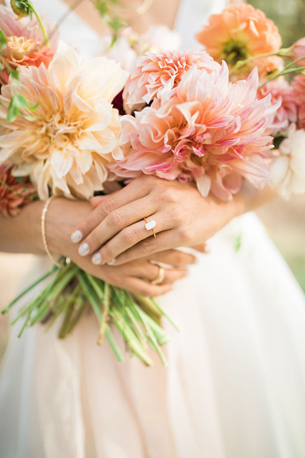 dahlias-bride-bouquet