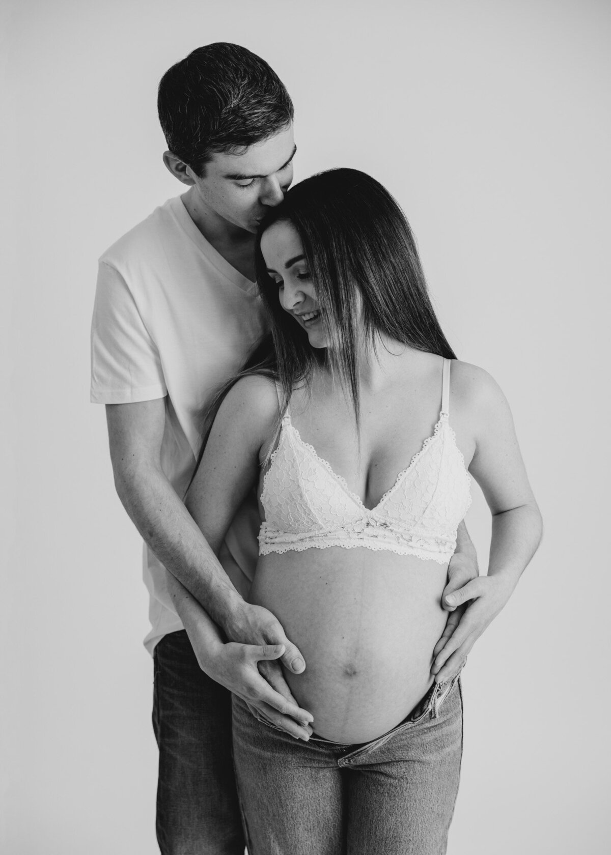 melissa-copeland-maternity-studio-ottawa-grey-loft-studio-2023-6