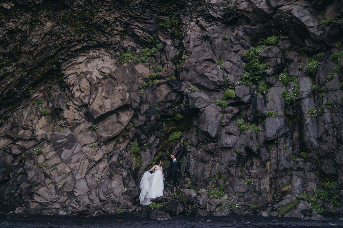 2022-Black-Sand-Beach-Reynisfjara-Iceland-Bridal-Portraits-Elopement-Photos-Molly-Margaret-Photography-78