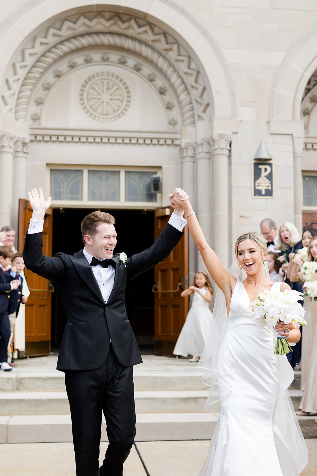 The Cannons Cleveland Ohio Wedding Engagement Photographers Timeless Bright Joyful photography Massillon, Akron, Columbus, Destination Courtney the-cannons-photography-cleveland-museum-of-art-wedding-photographers-379_websize