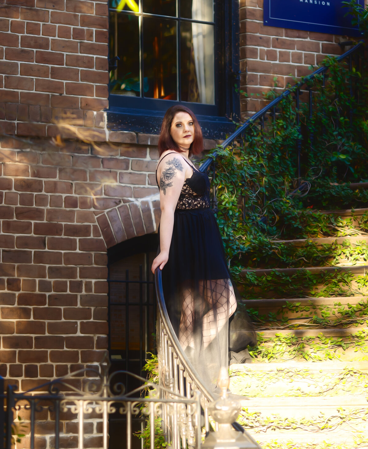 savannah-glamour-moody-historic-district-portrait-01