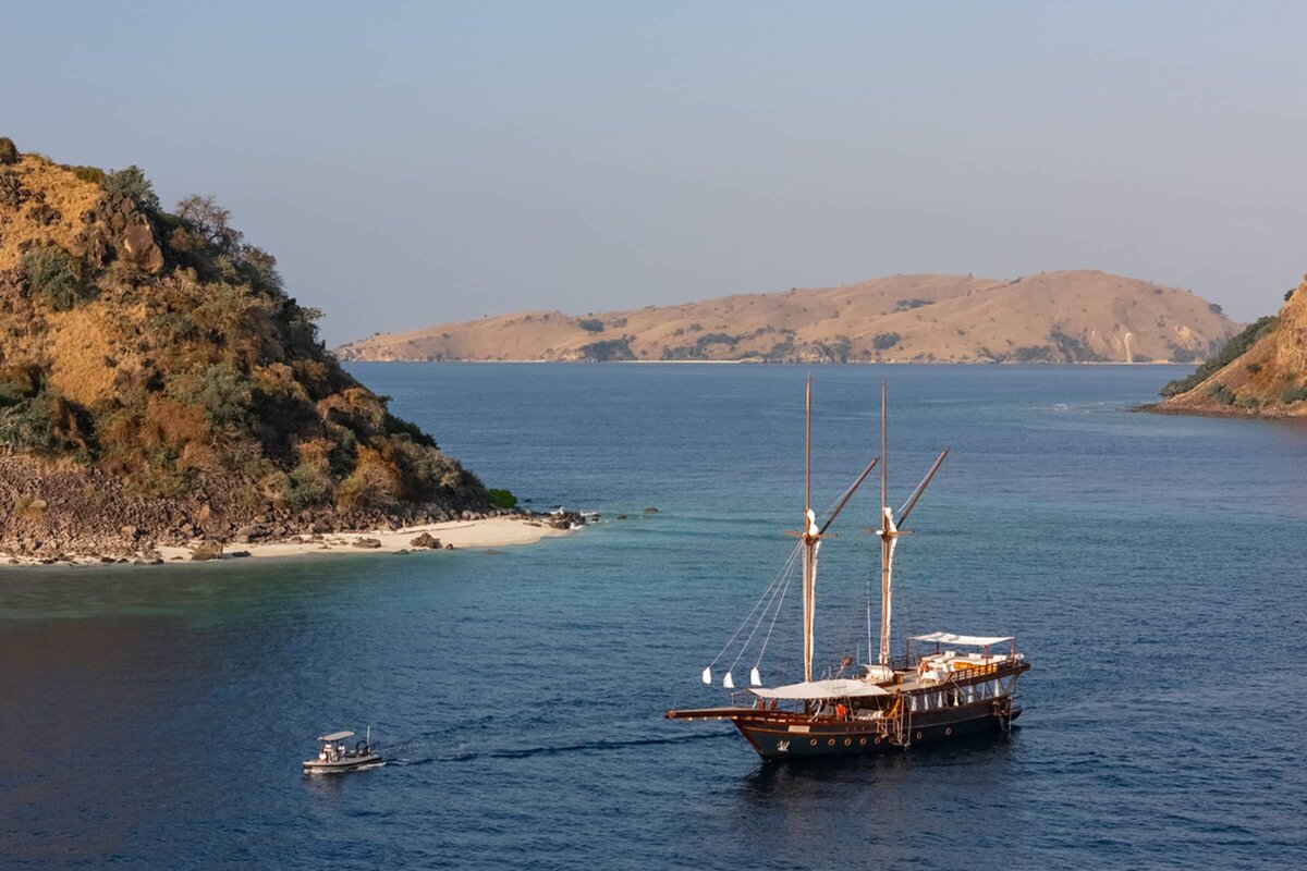 Sanya Luxury Yacht Charter Raja Ampat Exterior 7