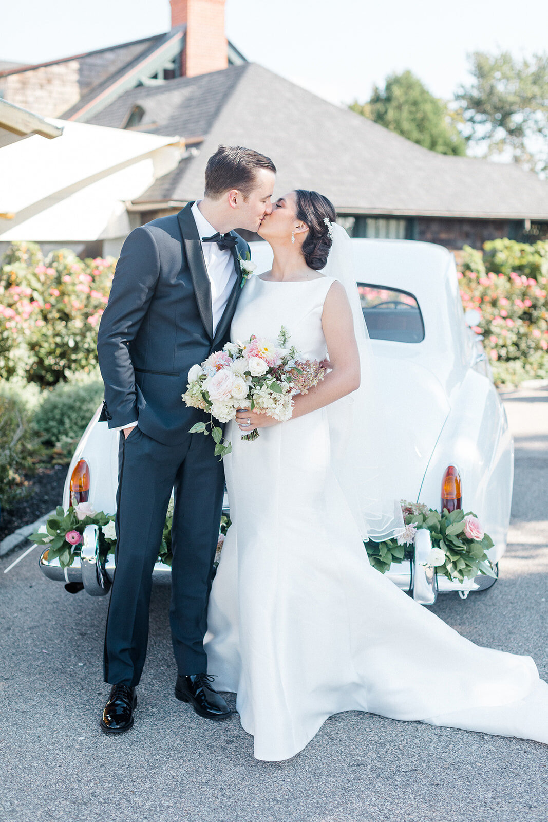 Kate-Murtaugh-Events-Newport-wedding-dahlia-bridal-bouquet-wedding-planner-vintage-car