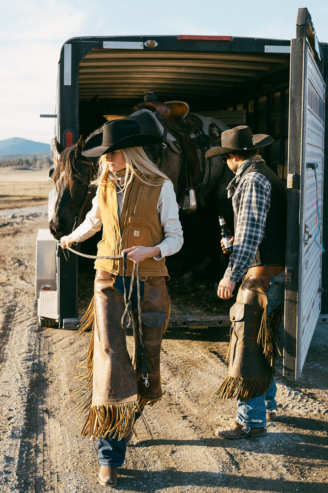 presley-gray-photo-montana-western-ranch-couples-photoshoot-1811