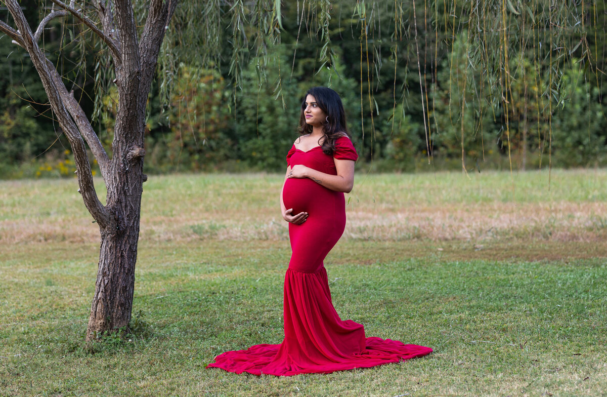 Outdoor maternity session at a winery