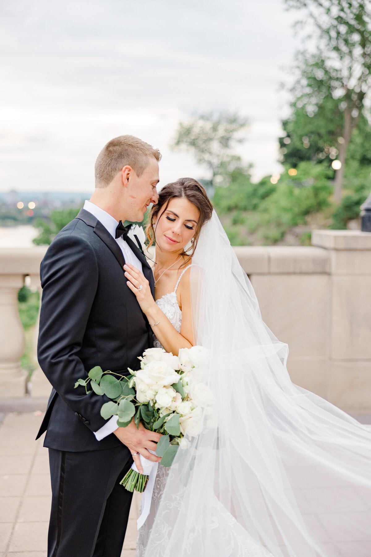 hannah-braden-ottawa-wedding-shaw-centre-2023-306