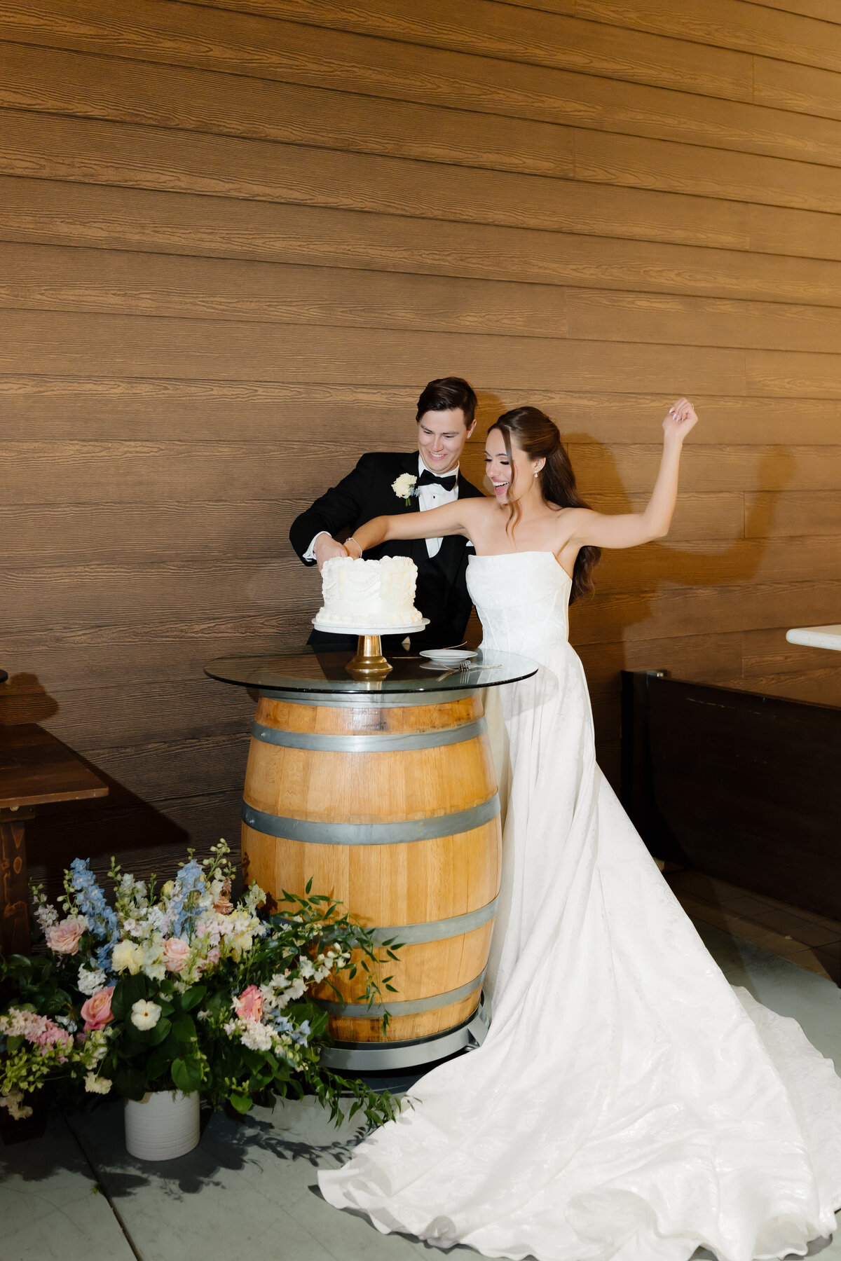 Falkner Winery Wedding Photos 196