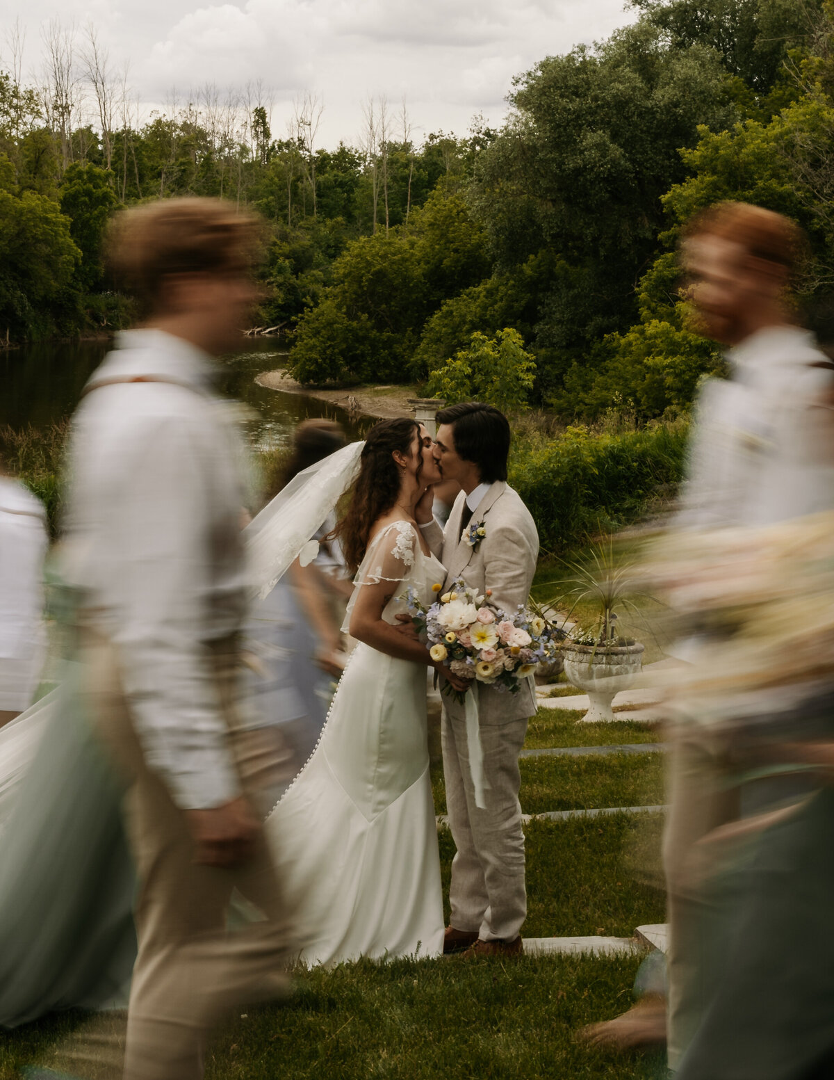storytelling and candid calgary wedding photography by danielle boulger photography