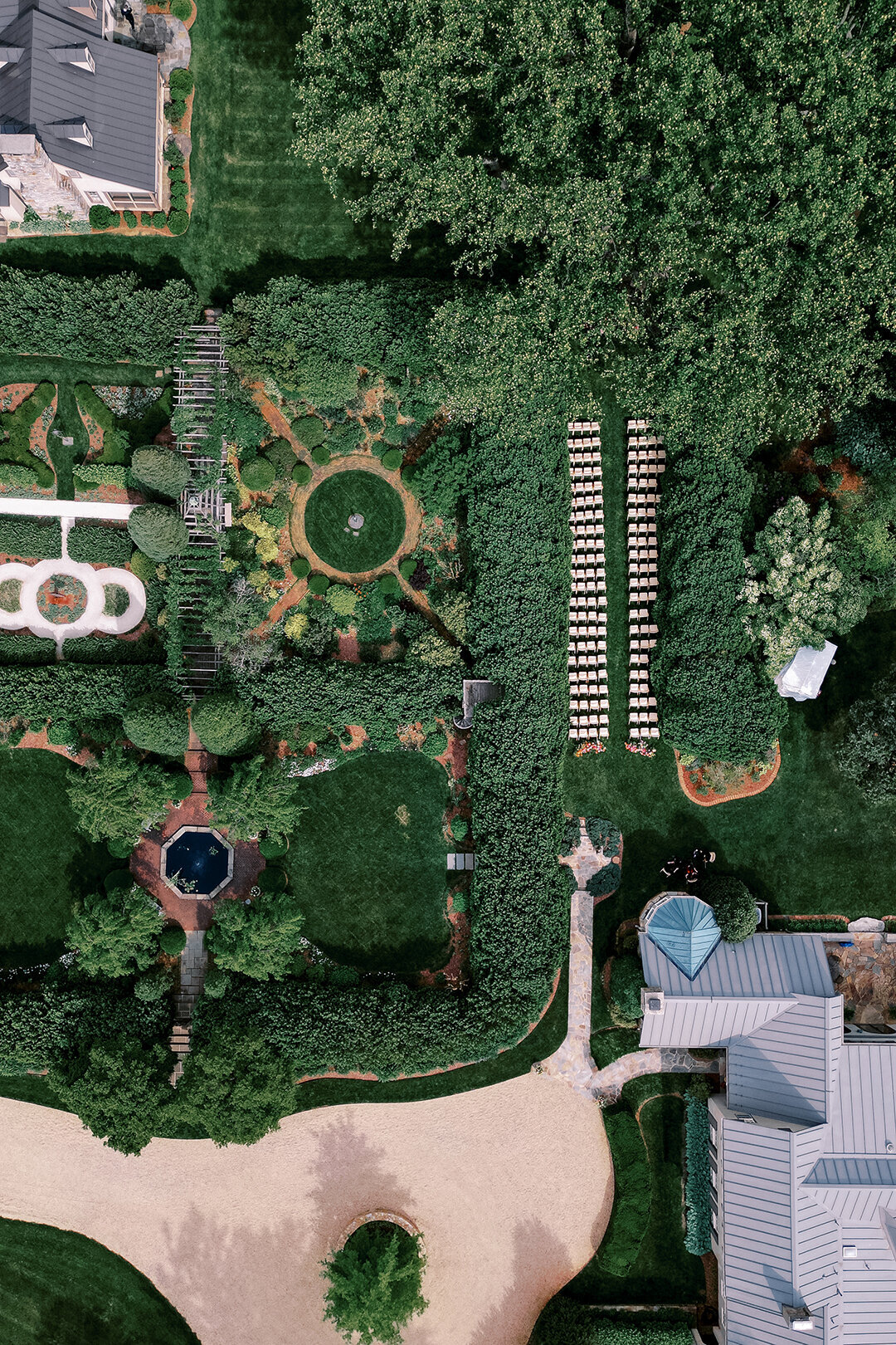 KathleenRob5-3-25GlenstoneGardenVA-VickiGraftonPhotography-477