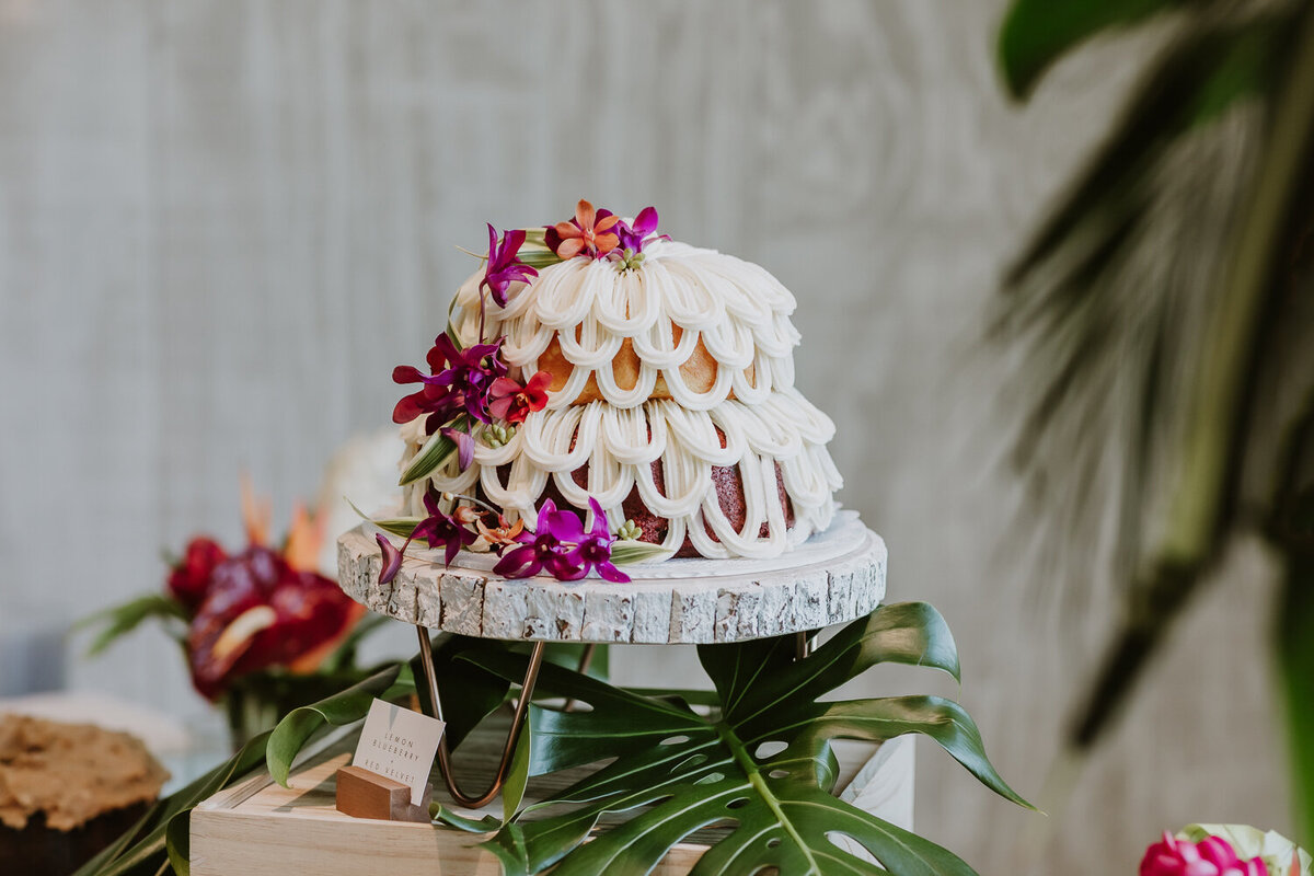 beautiful cake with flowers