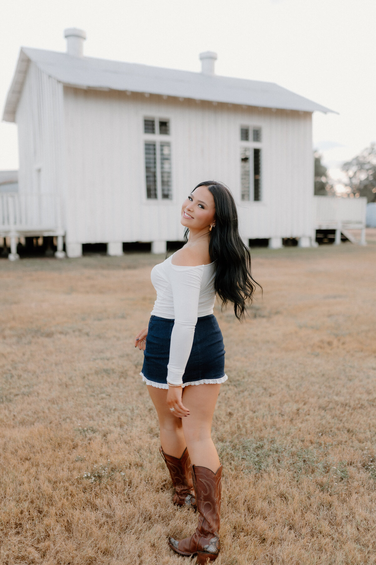 Senior Photos in College Station, Texas, photographed by Lauren Ashleigh Photography. 
