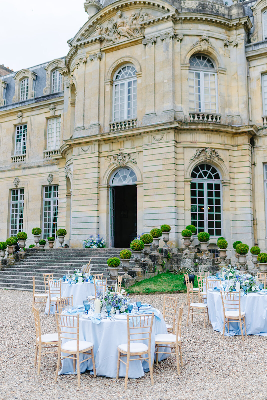 MorganeBallPhotography-Wedding-ZoeEdward-11-ChateauChamplatreux-Dinner-39-2750