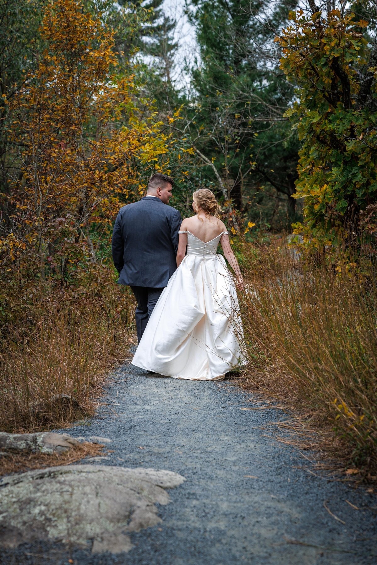 22-RaeganLiam-Wedding-Photographer-St-Cloud-Brainerd-MN-MindiJenningsPhotography