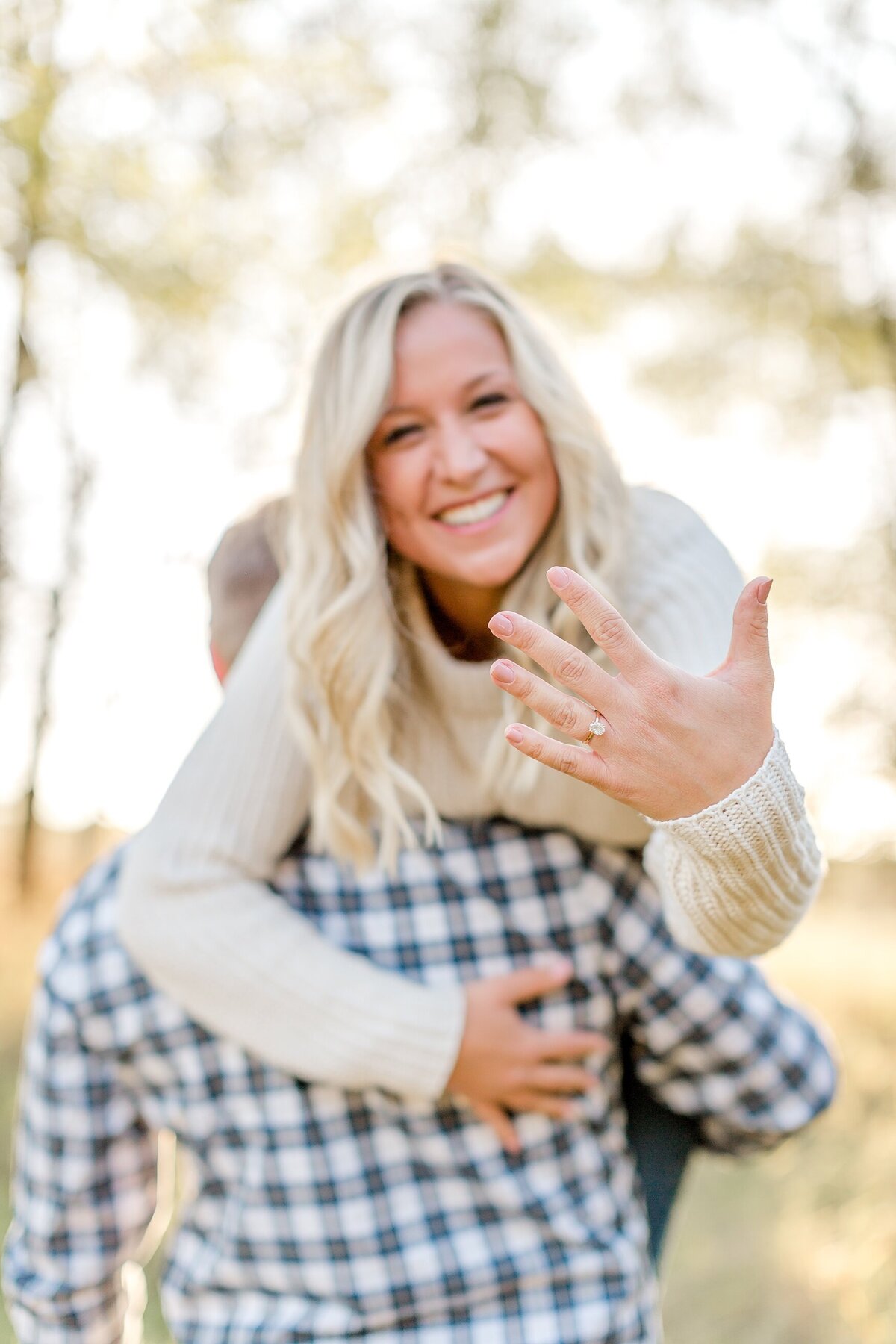 twin-cities-mn-engagement-photographer-alexandra-robyn_0012