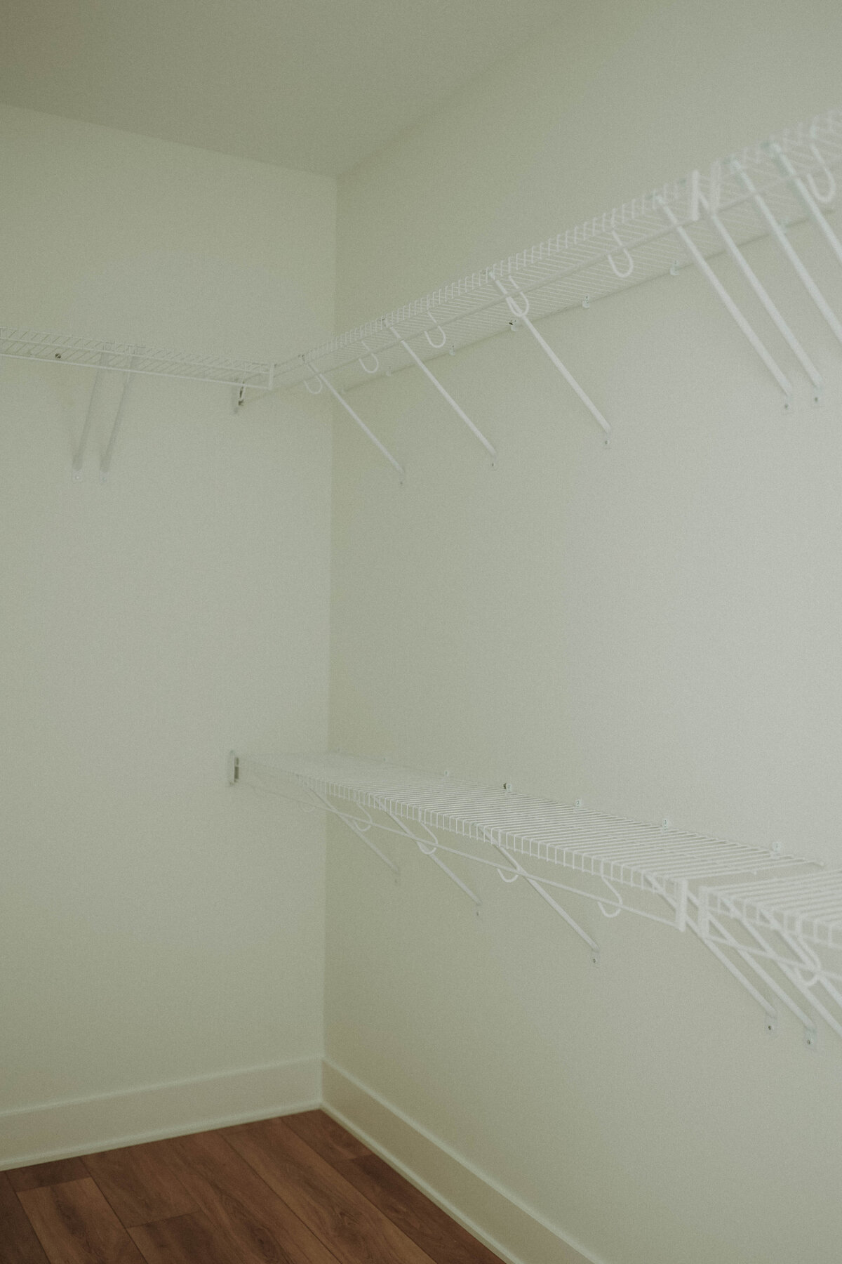 500-Closet-Waukee-Central-Iowa-Custom-Home-JRL-Builders-3F1A9829