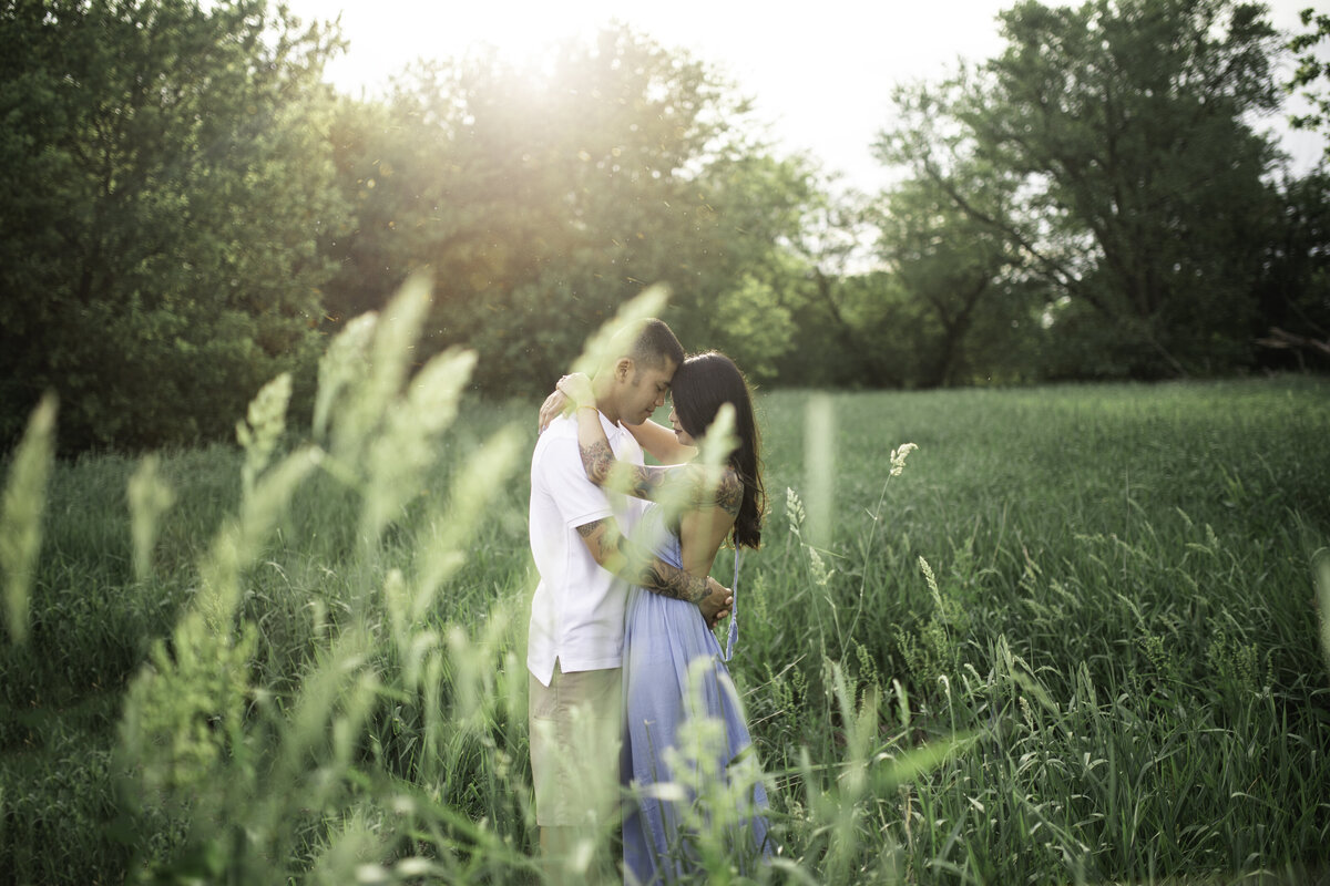 engagement-photography-field-grass-couple