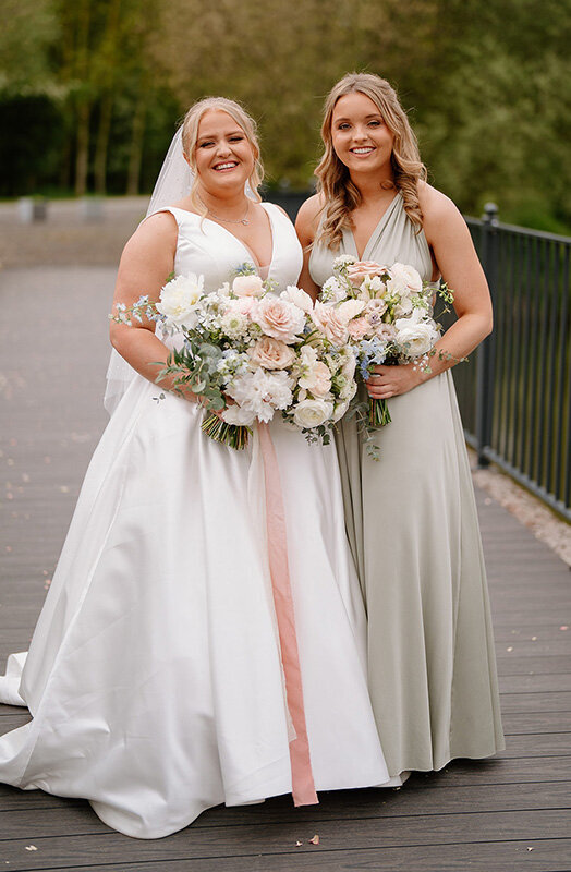 bride and maid of honour 279