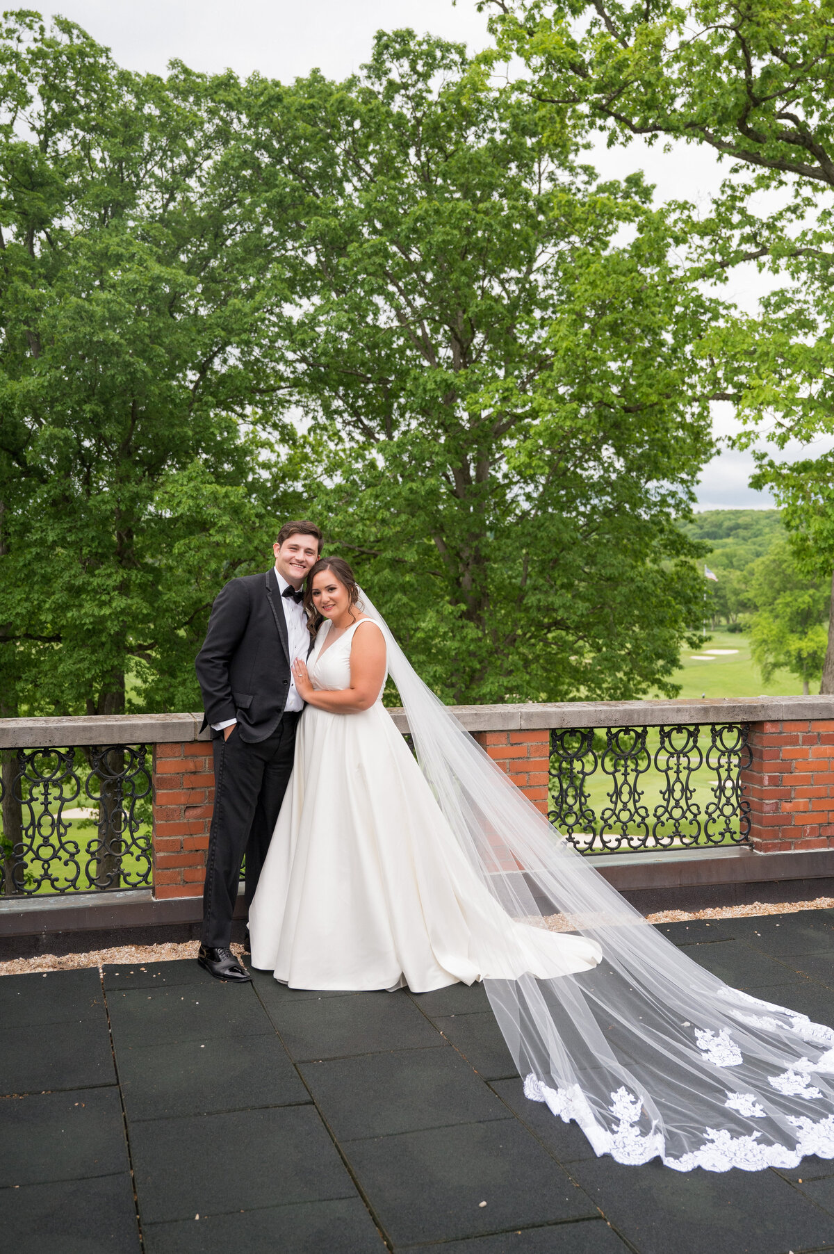 married couple at fox chapel golf club
